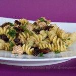 pasta con tonno capperi e pomodori secchi