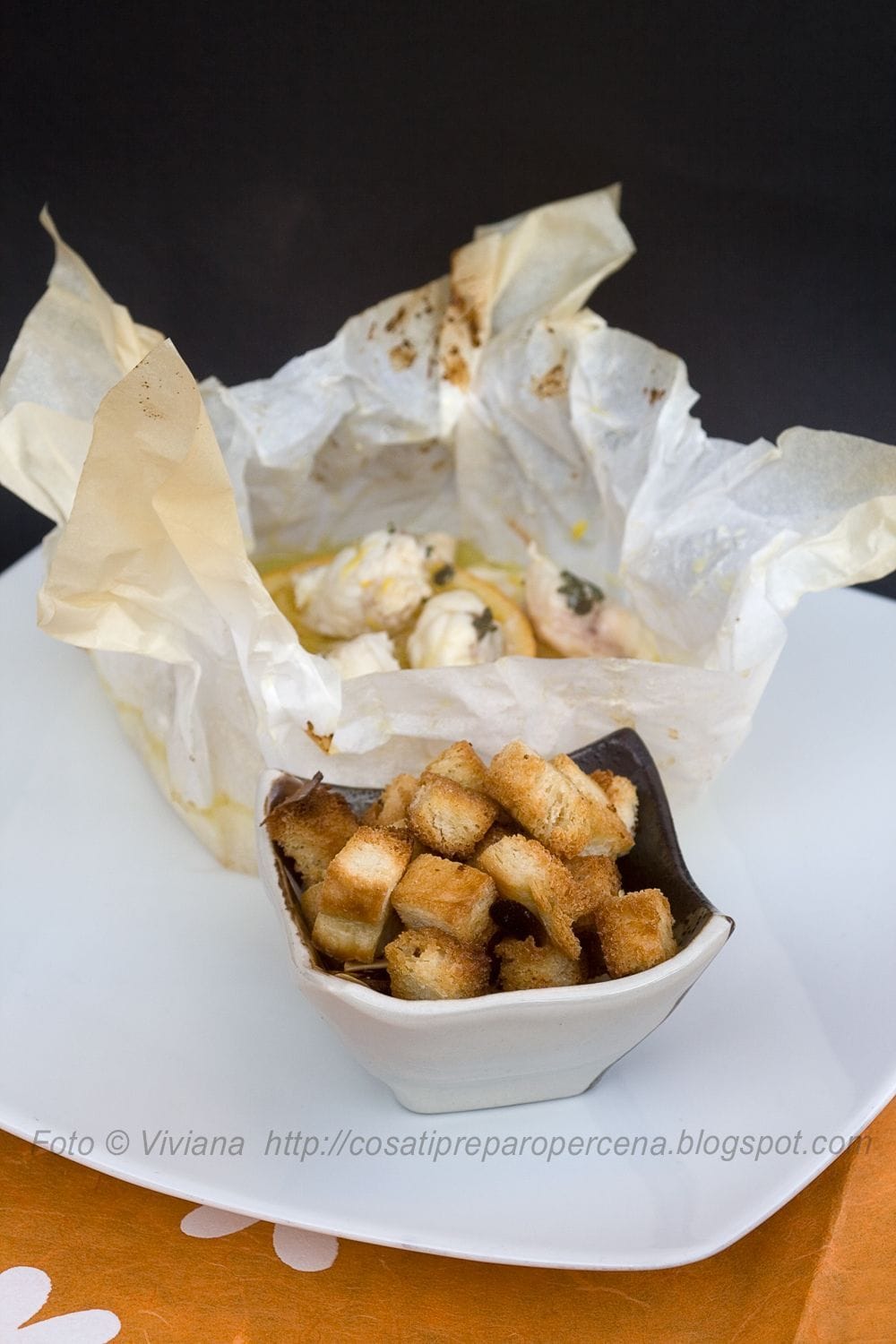 rana-pescatrice-con-arancia-timo-e-crumble-di-pane-e-mandorle