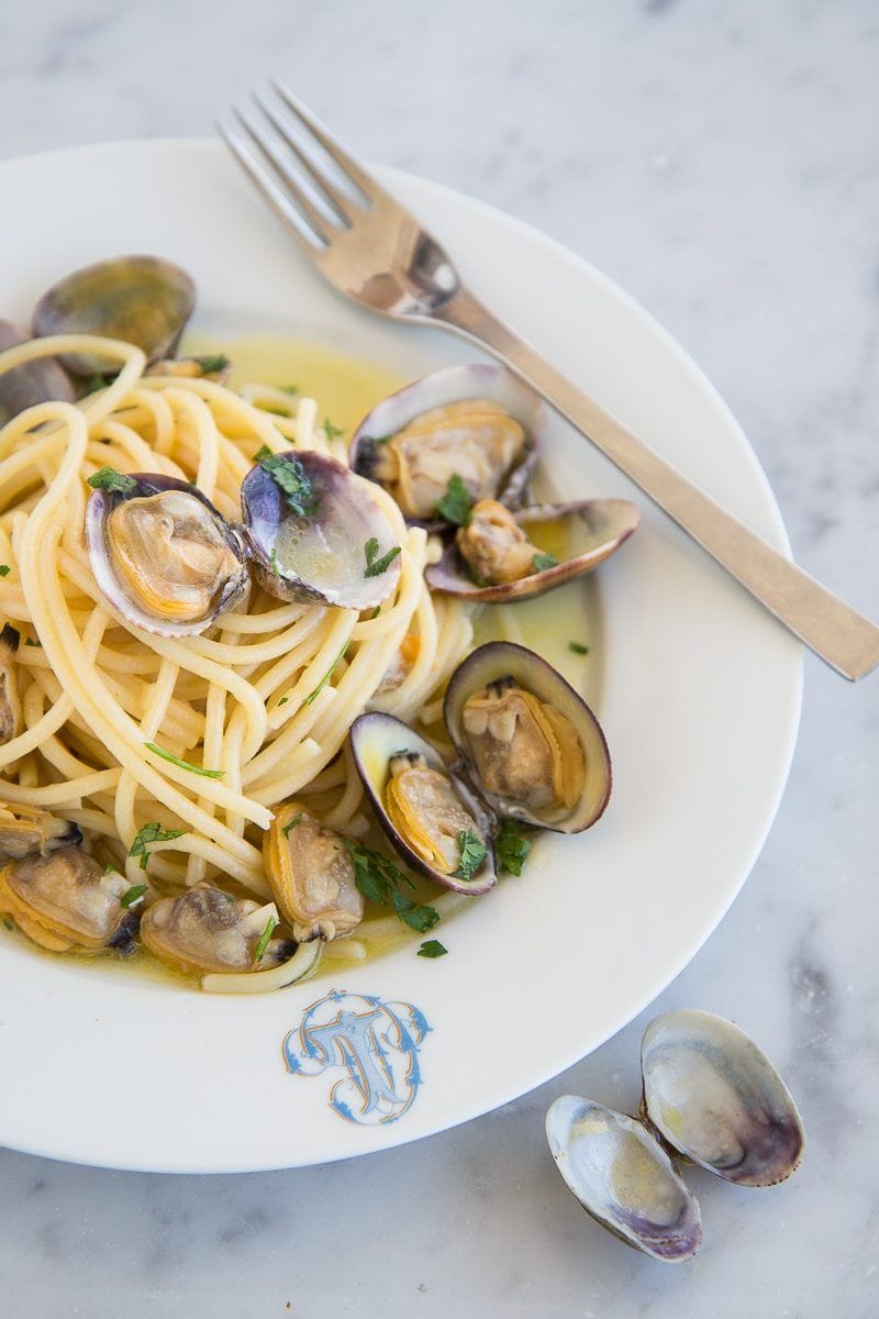 spaghetti con le vongole sicilia