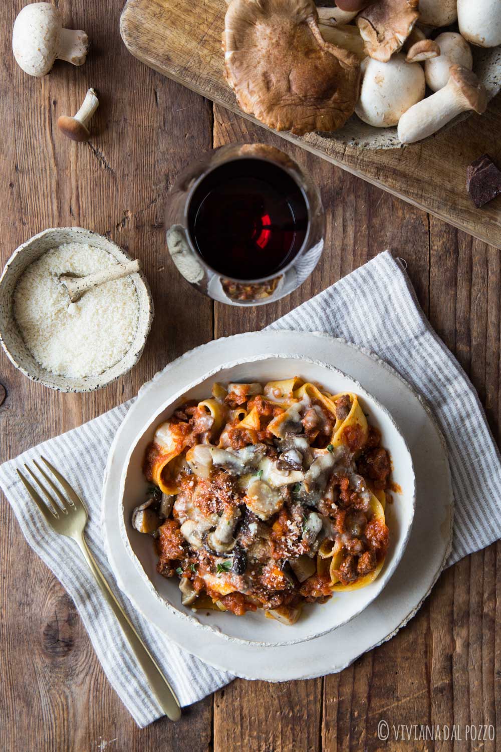 Pappardelle al ragù di cinghiale con funghi e fonduta