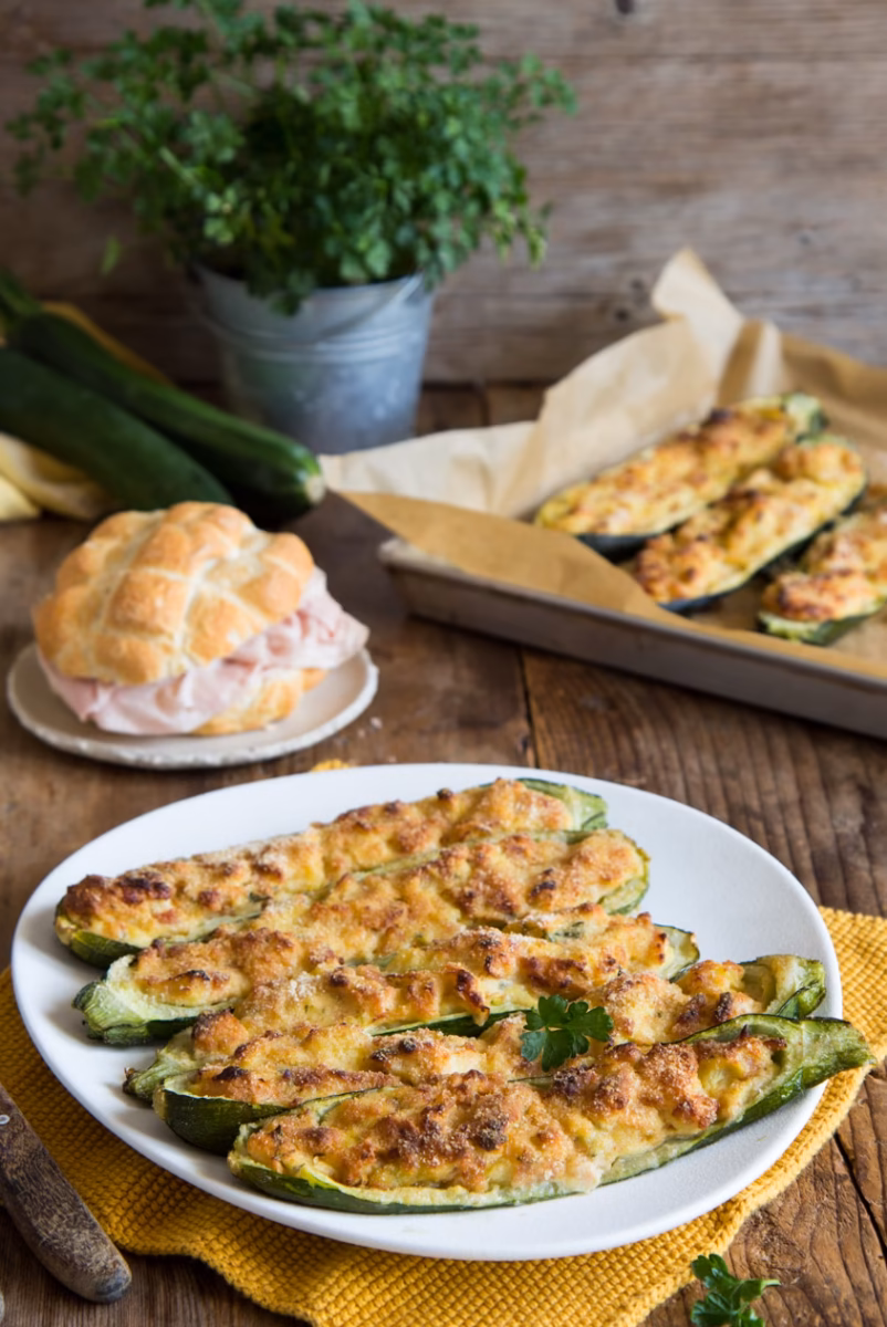 Zucchine ripiene alla mortadella, il profumo semplice delle cene di casa