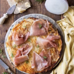 Tarte tatin di cipolle al parmigiano
